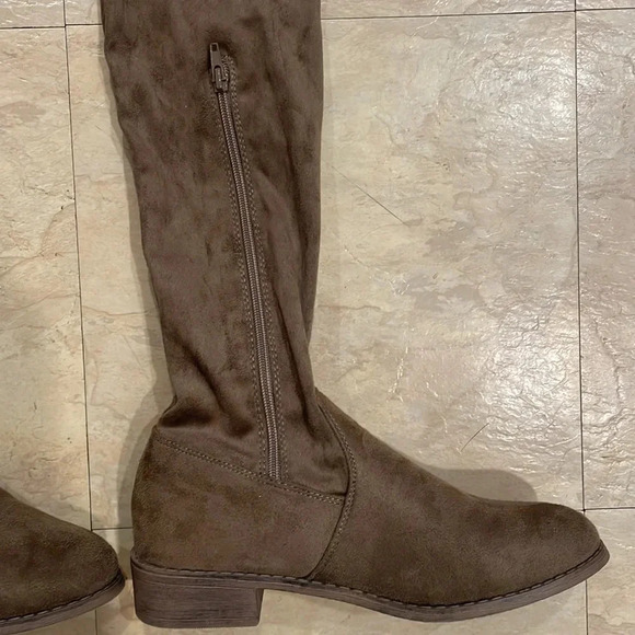 Knee High Boots, Size 8.5, brown/taupe, worn a couple times - Picture 2 of 6